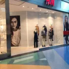 Unternehmen 2 Bild H&M Wohnaccessoires Einzelhandel am Berlin BE