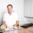 Unternehmen 9 Bild INSTITUT FÜR ÄSTHETISCHE MEDIZIN, DR. RALF FRÖNICKE MÜNCHEN - BRUSTVERGRÖßERUNG MÜNCHEN Kliniken und Krankenhäuser am Munich BY