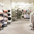Unternehmen 5 Bild M. SCHNEIDER OFFENBACH GMBH & CO. KG Textil, Bekleidung Einzelhandel am Offenbach HE