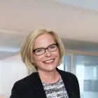 Unternehmen 1 Bild SIGNAL IDUNA ROSA ERKENS Versicherung am München BY