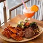 Unternehmen 1 Bild SOMBREDO Restaurant & Café am Potsdam BB