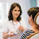 Unternehmen 2 Bild ZAHNAERZTIN MUENCHEN DR. SABRINA VON RAKOWSKI | ENDODONTIE, IMPLANTATE, ZAHNERSATZ | Dentallabor am Muenchen BY