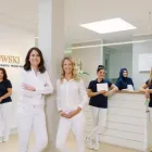 Unternehmen 4 Bild ZAHNAERZTIN MUENCHEN DR. SABRINA VON RAKOWSKI | ENDODONTIE, IMPLANTATE, ZAHNERSATZ | Dentallabor am Muenchen BY