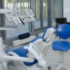 Unternehmen 4 Bild ZAHNÄRZTE IM KANTCENTER DR. STEFAN SCHWEDT, DR. LISA FACHE, DR. MARWAN KHALIFE Ärzte am Berlin BE