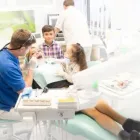 Unternehmen 6 Bild ZAHNARZTPRAXIS ALEXANDER MICHAJLOV UND ARTJOM SAYENKO / ZAHNÄRZTE Ärzte am Berlin BE