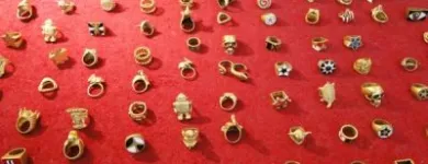 Unternehmen 5 Bild CHAOS IN FORM - SUPERSTORE BERLIN Werbung am Berlin BE