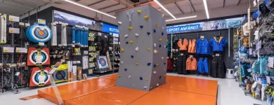 Unternehmen 17 Bild DECATHLON FRANKFURT NWZ Textil, Bekleidung Einzelhandel am Frankfurt Am Main HE