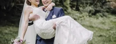 Unternehmen 13 Bild DIE HOCHZEITSFOTOGRAFEN LEIPZIG GANZ IN WEISS Tv, Hi-Fi, Film, Foto, Handel, Hersteller am Leipzig SN
