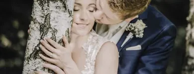 Unternehmen 8 Bild DIE HOCHZEITSFOTOGRAFEN LEIPZIG GANZ IN WEISS Tv, Hi-Fi, Film, Foto, Handel, Hersteller am Leipzig SN