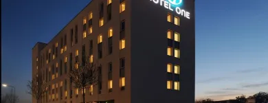 Unternehmen 1 Bild FLUGHAFENHOTEL MOTEL ONE FRANKFURT-AIRPORT Reisen am Frankfurt Am Main HE