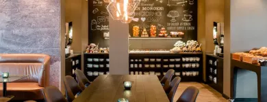 Unternehmen 4 Bild FLUGHAFENHOTEL MOTEL ONE FRANKFURT-AIRPORT Reisen am Frankfurt Am Main HE