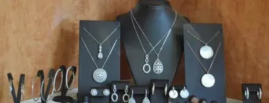 Unternehmen 3 Bild GOLDSCHMUCK ANDREAS - MEGS GOLDSCHMUCK GMBH Schmuck-Dienstleistungen, Uhren-Dienstleistungen, Edelmetallwaren-Dienstleistungen am Berlin BE