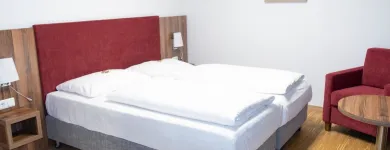 Unternehmen 3 Bild HOTEL GRAUER WOLF ERLANGEN GÜNSTIG BUCHEN - 5 % RABATT Veranstaltungen & Messen am Erlangen BY