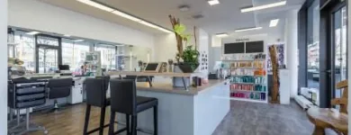 Unternehmen 2 Bild MIREL FRISEURE Friseursalons am Frankfurt HE