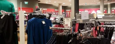 Unternehmen 17 Bild SPORTSCHECK FRANKFURT AM MAIN Textil, Bekleidung Einzelhandel am Frankfurt Am Main HE