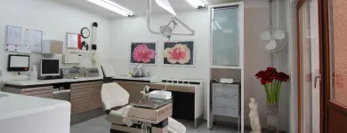 Unternehmen 2 Bild ZAHNÄRZTE DR. S. MICHL, DR. J. SCHÖN, DR. D. ADOLPH Ärzte am München BY