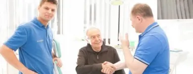 Unternehmen 4 Bild ZAHNARZTPRAXIS ALEXANDER MICHAJLOV UND ARTJOM SAYENKO / ZAHNÄRZTE Ärzte am Berlin BE