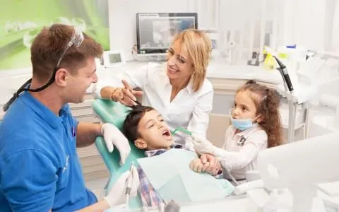 Unternehmen 5 Bild ZAHNARZTPRAXIS ALEXANDER MICHAJLOV UND ARTJOM SAYENKO / ZAHNÄRZTE