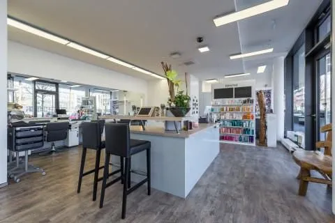 Unternehmen 2 Bild MIREL FRISEURE