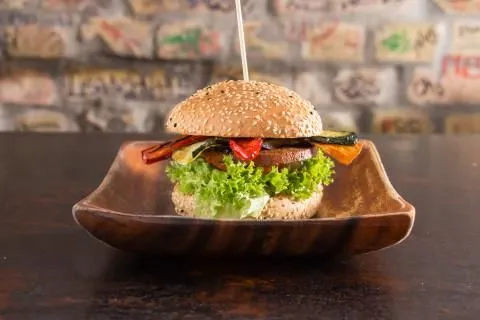 Unternehmen 12 Bild THRONBURGER