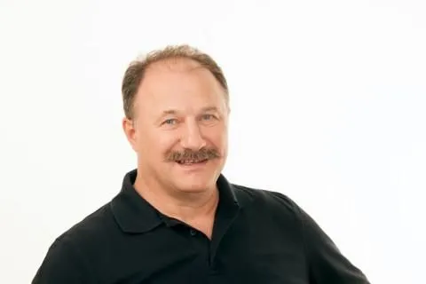 Unternehmen 1 Bild ZAHNARZTPRAXIS ALEXANDER MICHAJLOV UND ARTJOM SAYENKO / ZAHNÄRZTE